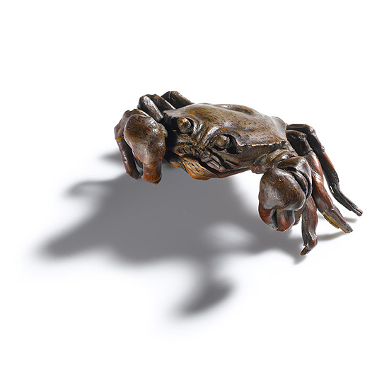 A CARVED BAMBOO ROOT CRAB