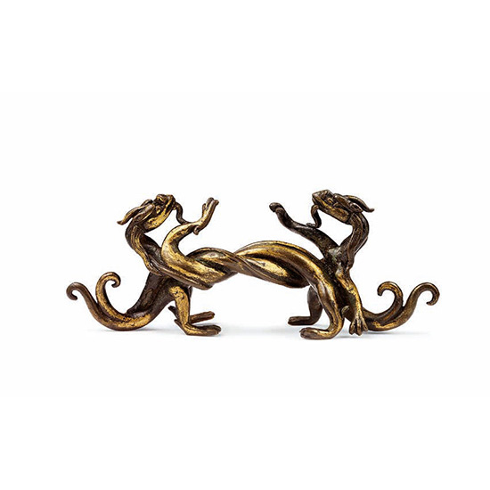 A GILT BRONZE ‘DRAGON’ BRUSHREST